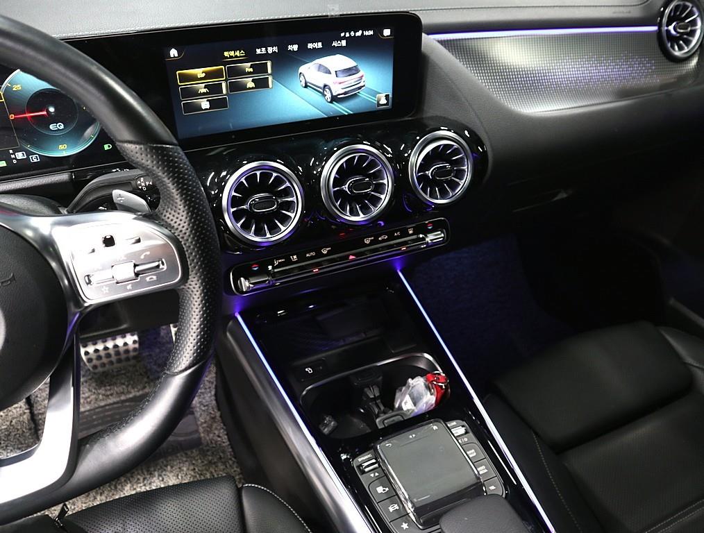 Mercedes Benz EQA - Vista 11