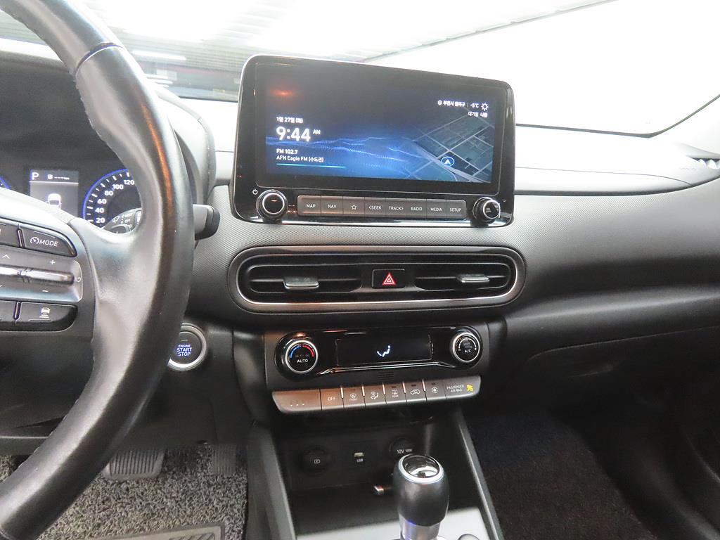 HYUNDAI Kona - Vista 10