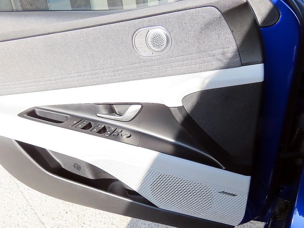 HYUNDAI Avante - Vista 11