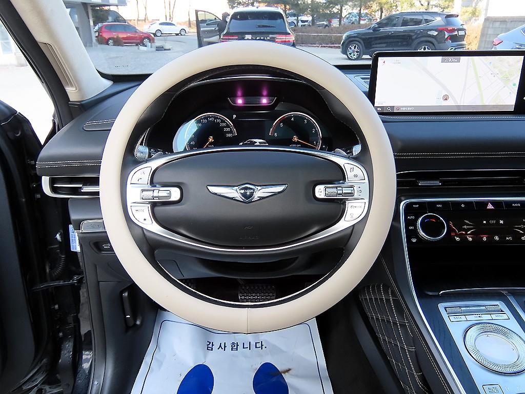 Genesis GV80 - Vista 8