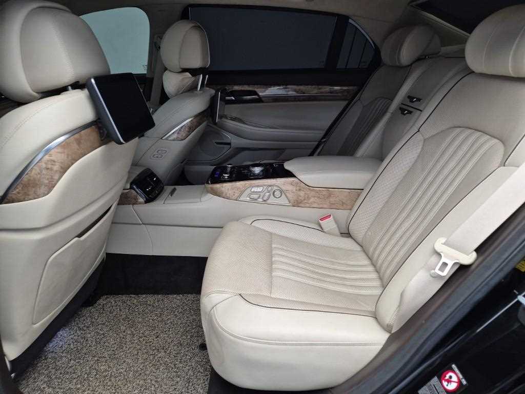 Genesis EQ900 - Vista 12