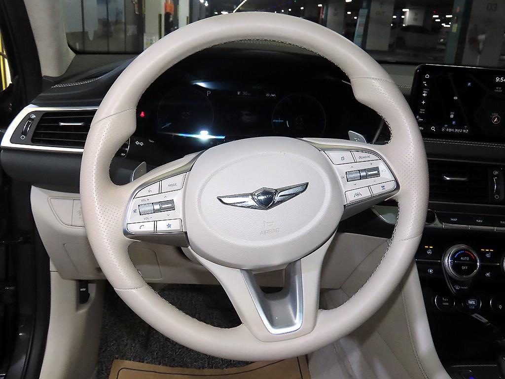 Genesis G70 - Vista 8