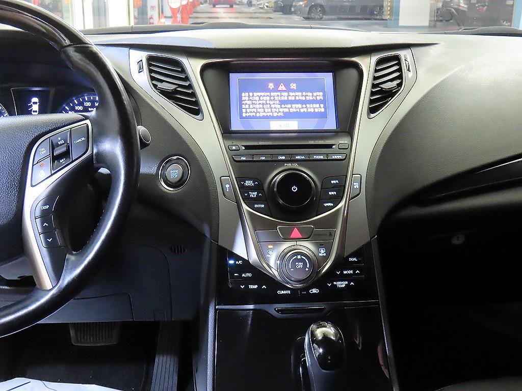 HYUNDAI Grandeur - Vista 11