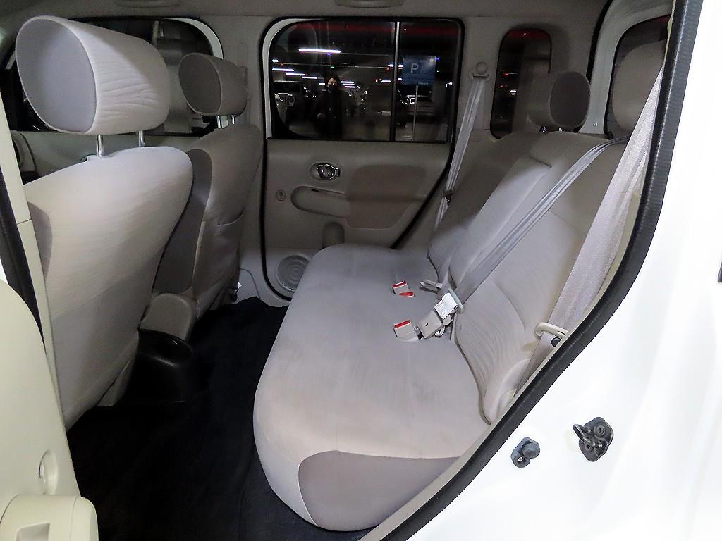 Nissan Cube - Vista 7