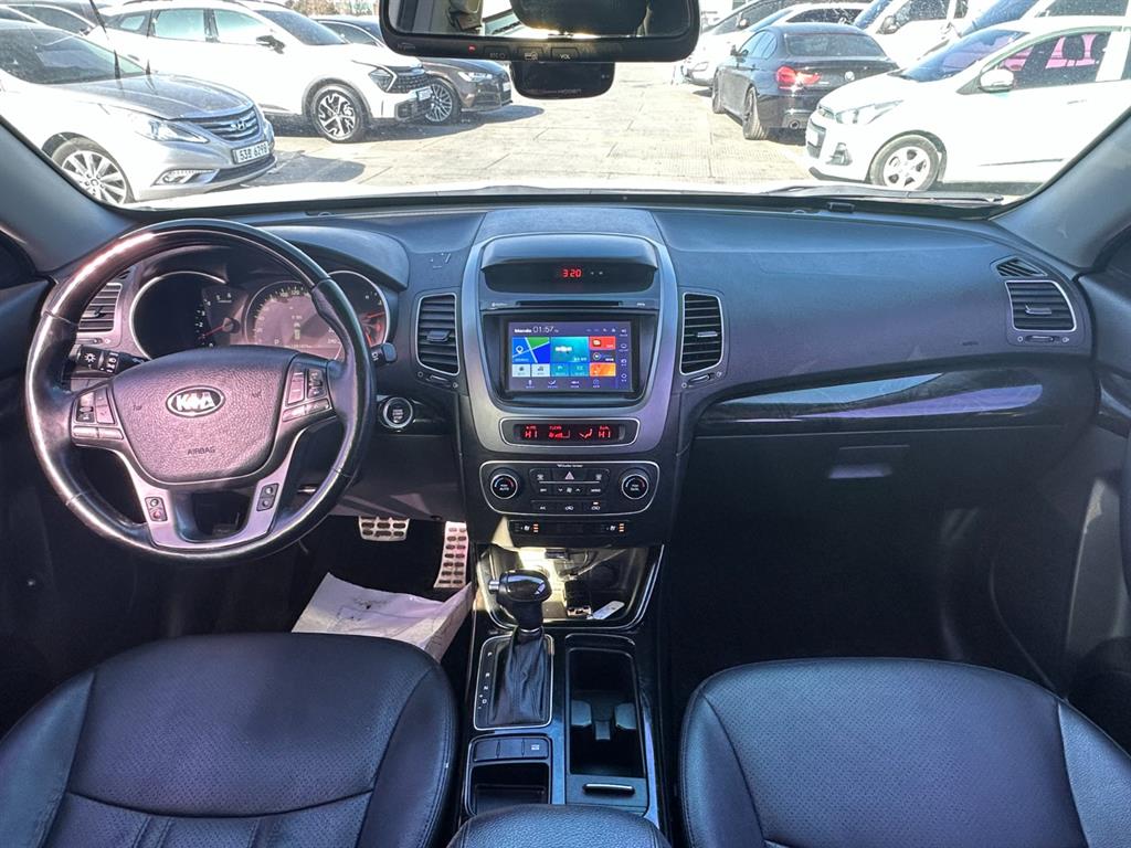 KIA Sorento - Vista 8