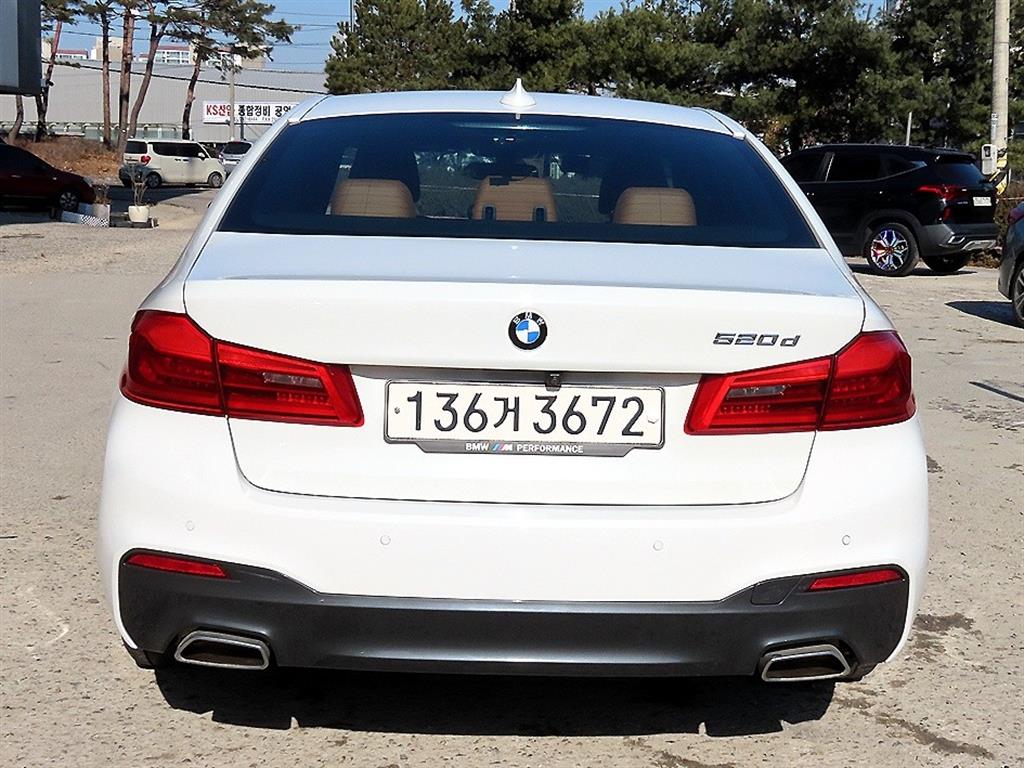 BMW 5 Series - Vista 4