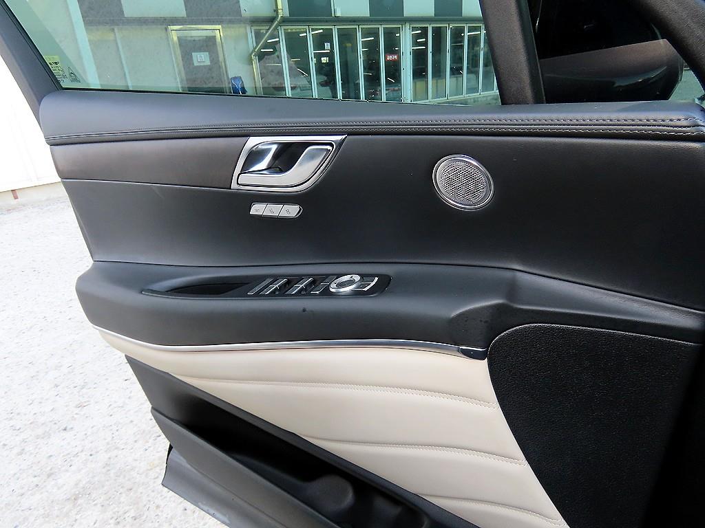 Genesis GV80 - Vista 11