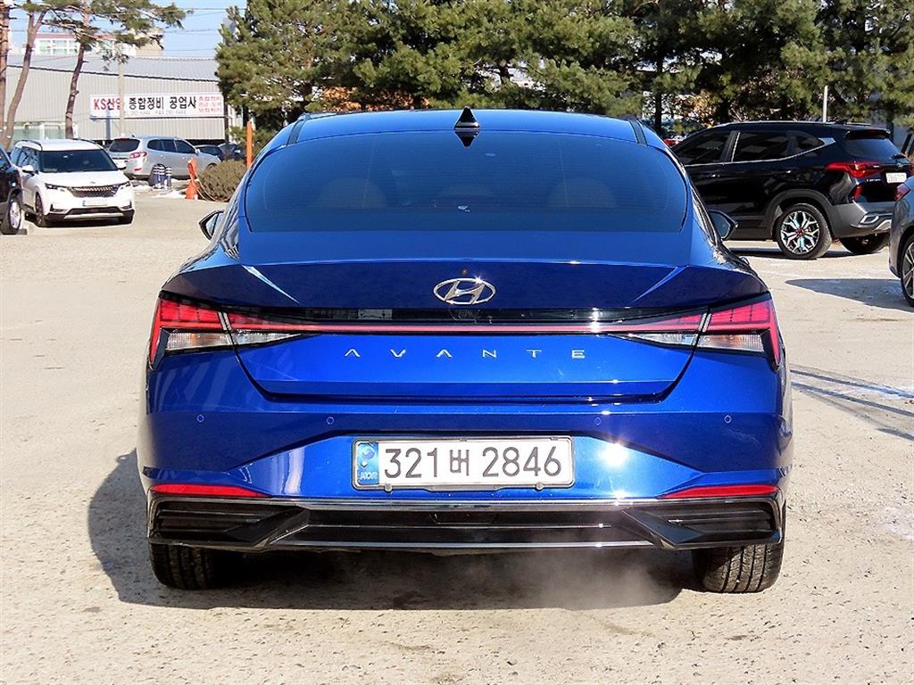 HYUNDAI Avante - Vista 4