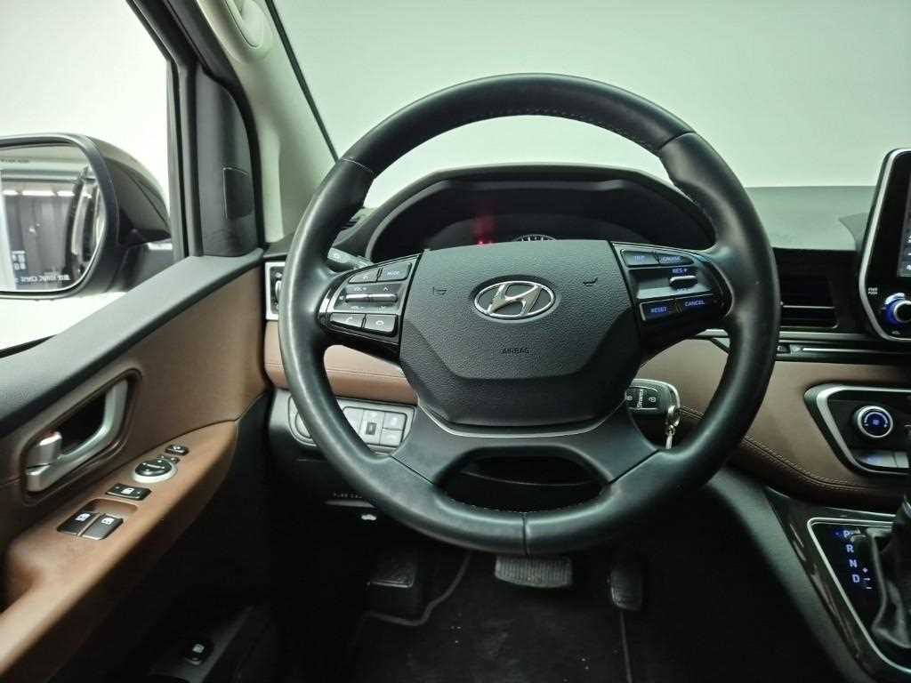 HYUNDAI Starex - Vista 9