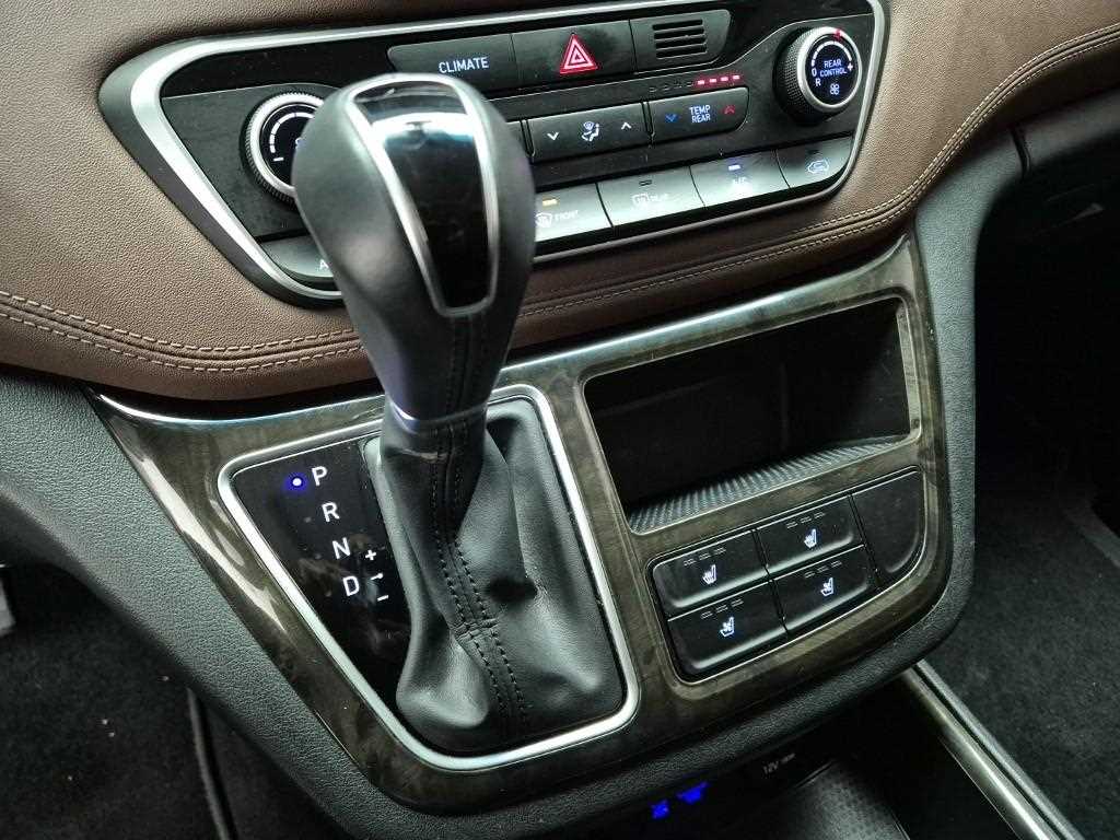 HYUNDAI Starex - Vista 8