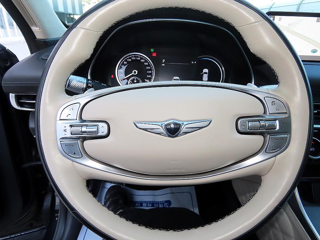 Genesis GV80 - Vista 8