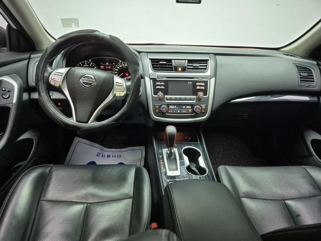 Nissan Altima - Vista 7
