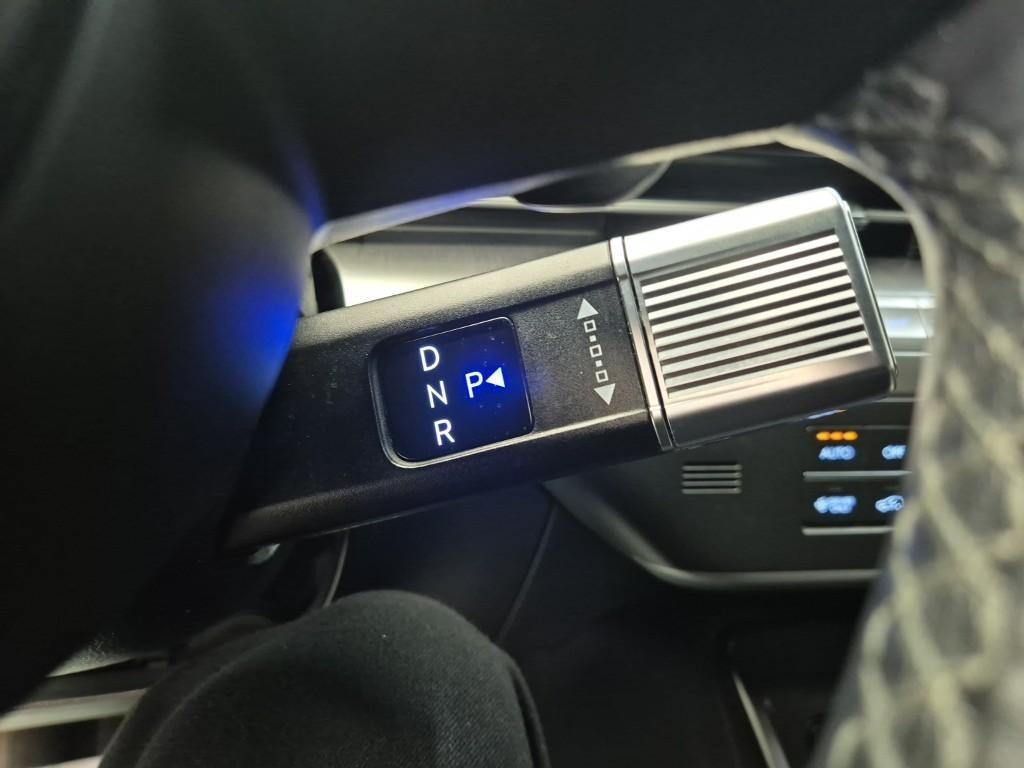 HYUNDAI Kona - Vista 8