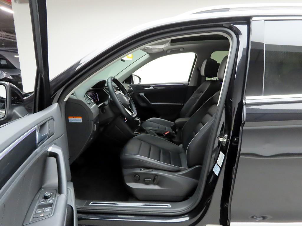 Volkswagen Tiguan - Vista 11