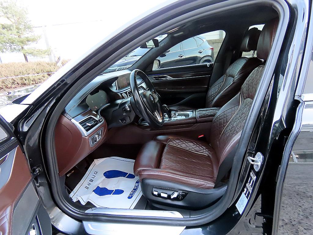 BMW 7 Series - Vista 5