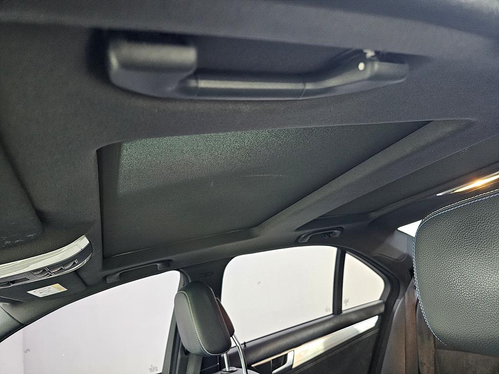 Mercedes Benz C Class - Vista 12