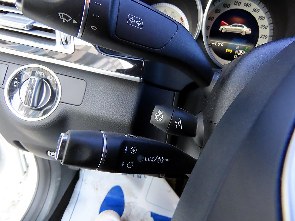 Mercedes Benz E class - Vista 12