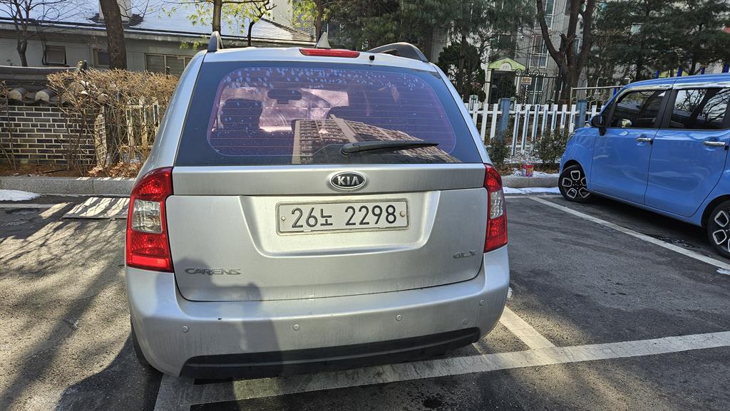 KIA Carens - Vista 4