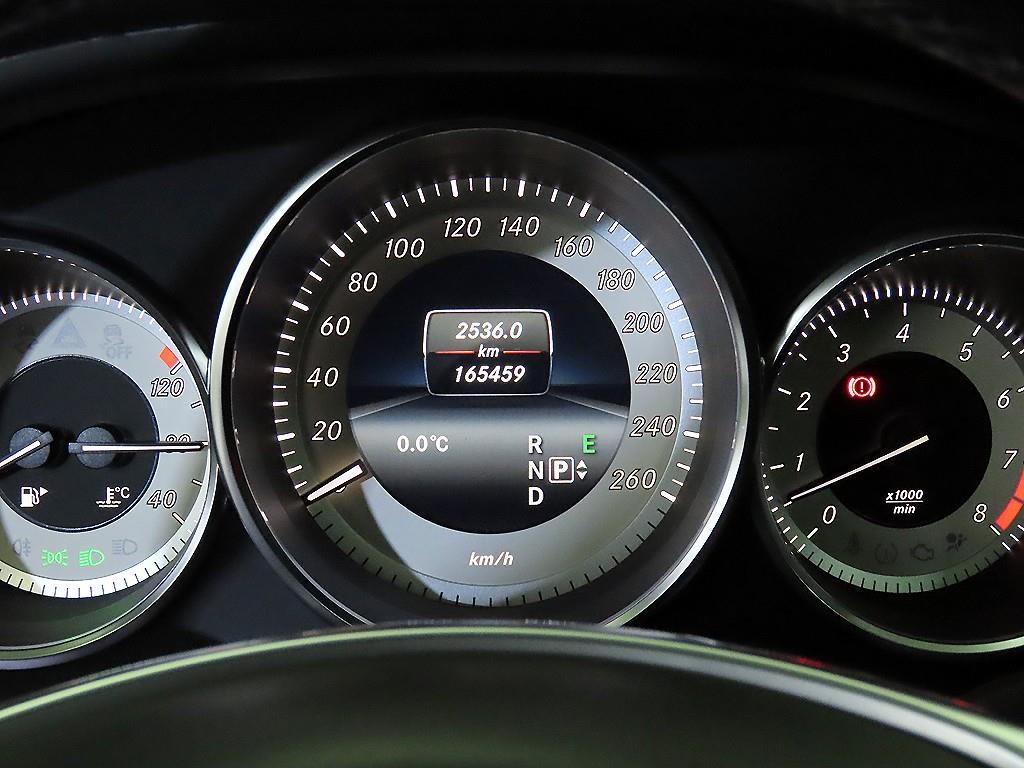 Mercedes Benz CLS Class - Vista 9