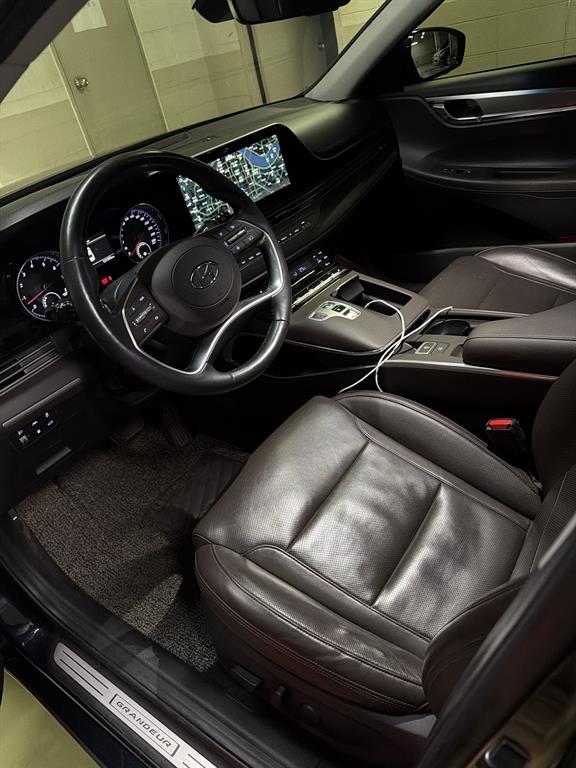 HYUNDAI Grandeur - Vista 6