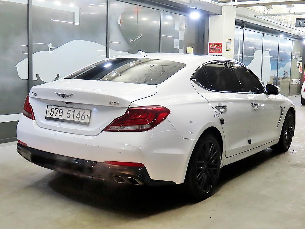 Genesis G70 - Vista 4