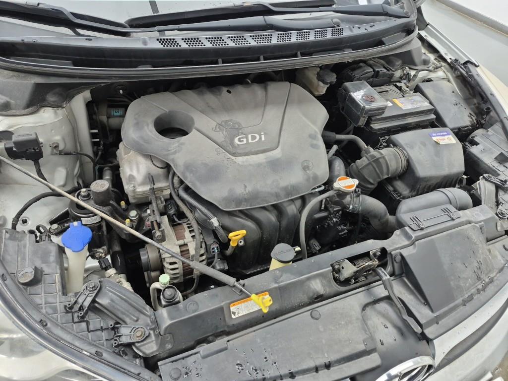 HYUNDAI Avante - Vista 6