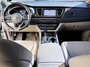 KIA Carnival - Vista 10