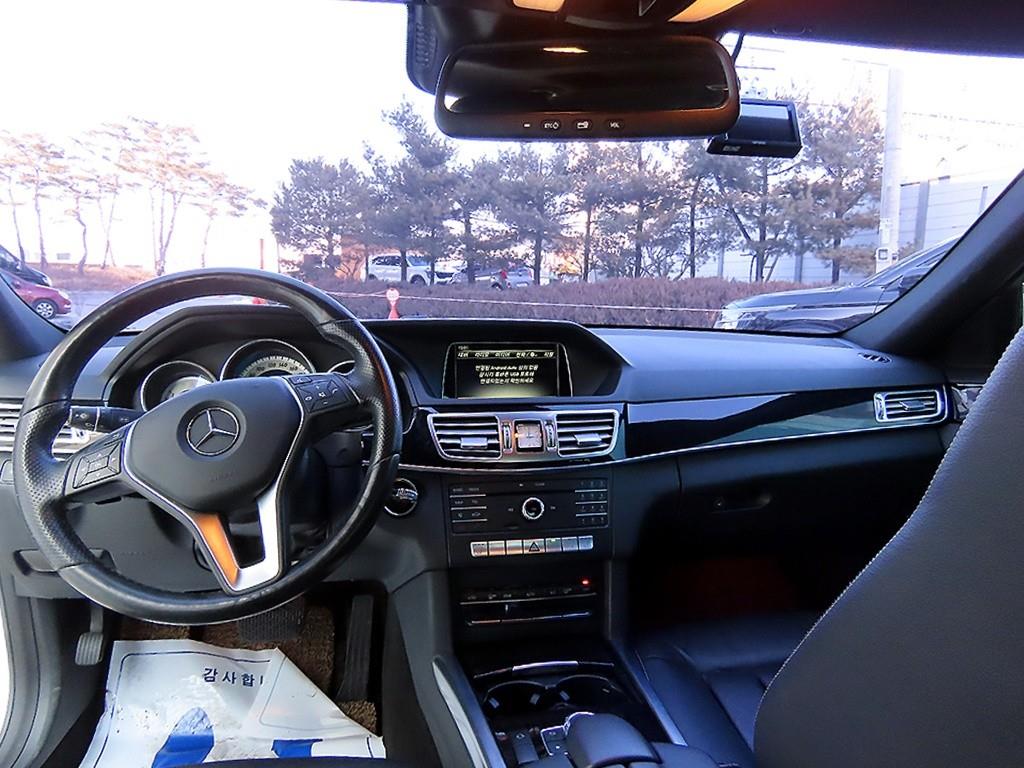 Mercedes Benz E class - Vista 7