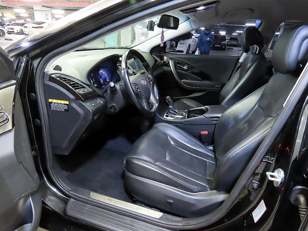 HYUNDAI Grandeur - Vista 6