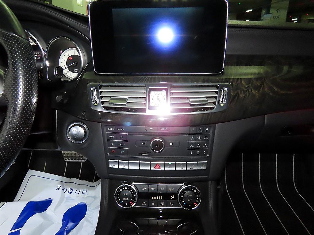 Mercedes Benz CLS Class - Vista 11