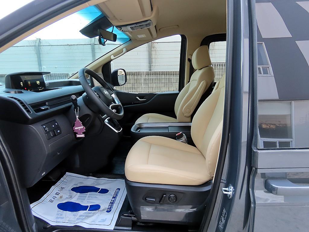 HYUNDAI Staria - Vista 5