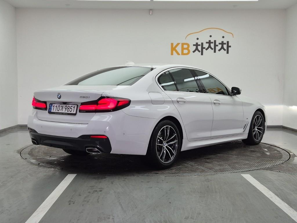 BMW 5 Series - Vista 4