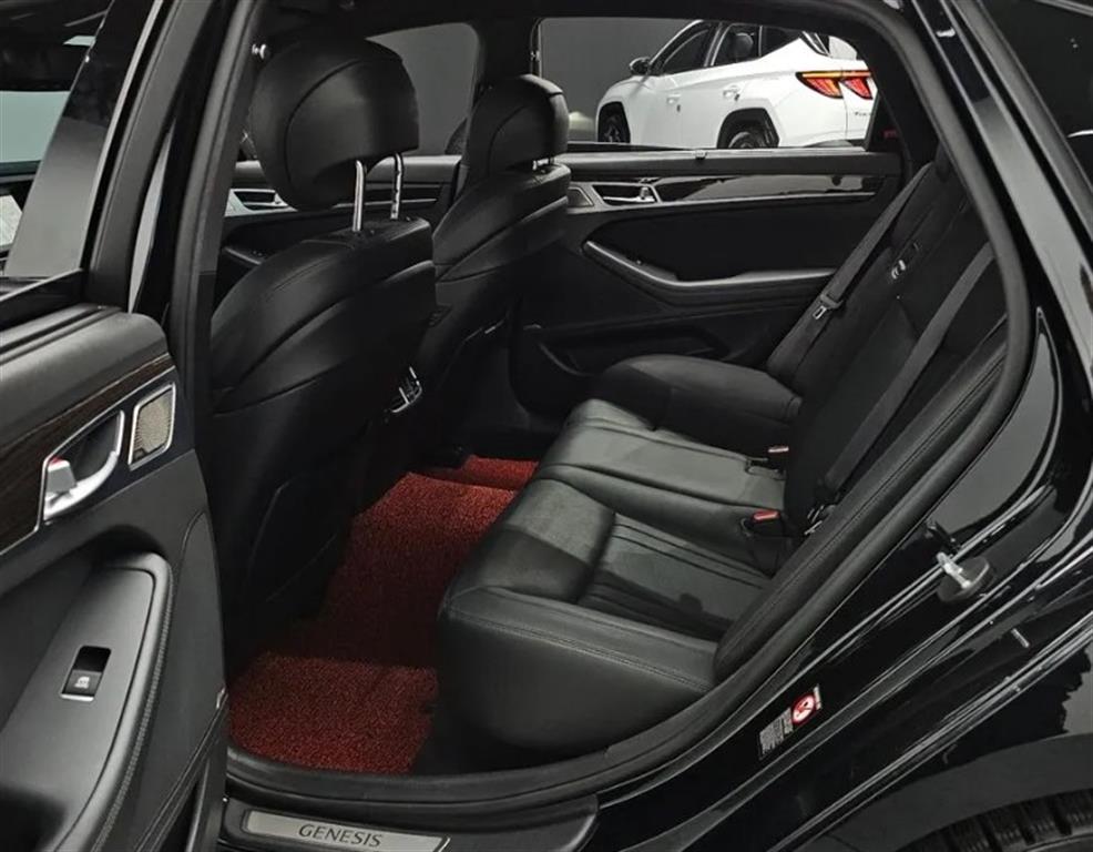 Genesis G80 - Vista 12