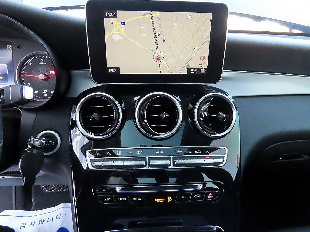 Mercedes Benz GLC Class - Vista 12