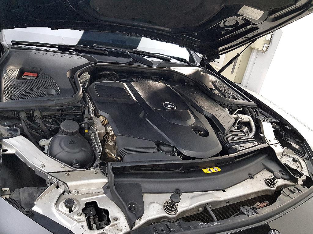 Mercedes Benz CLS Class - Vista 6