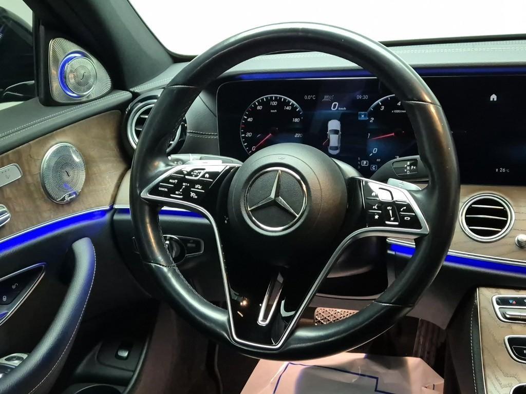 Mercedes Benz E class - Vista 9