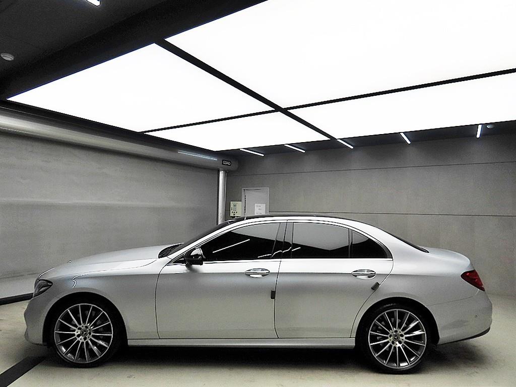 Mercedes Benz E class - Vista 4