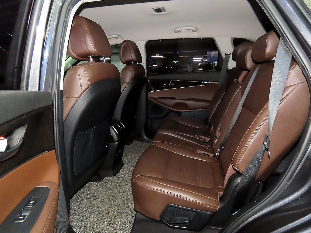 KIA Sorento - Vista 7