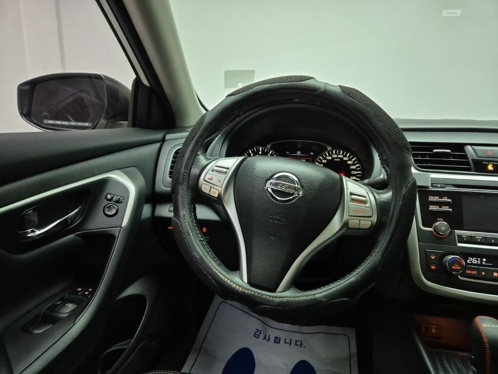 Nissan Altima - Vista 9