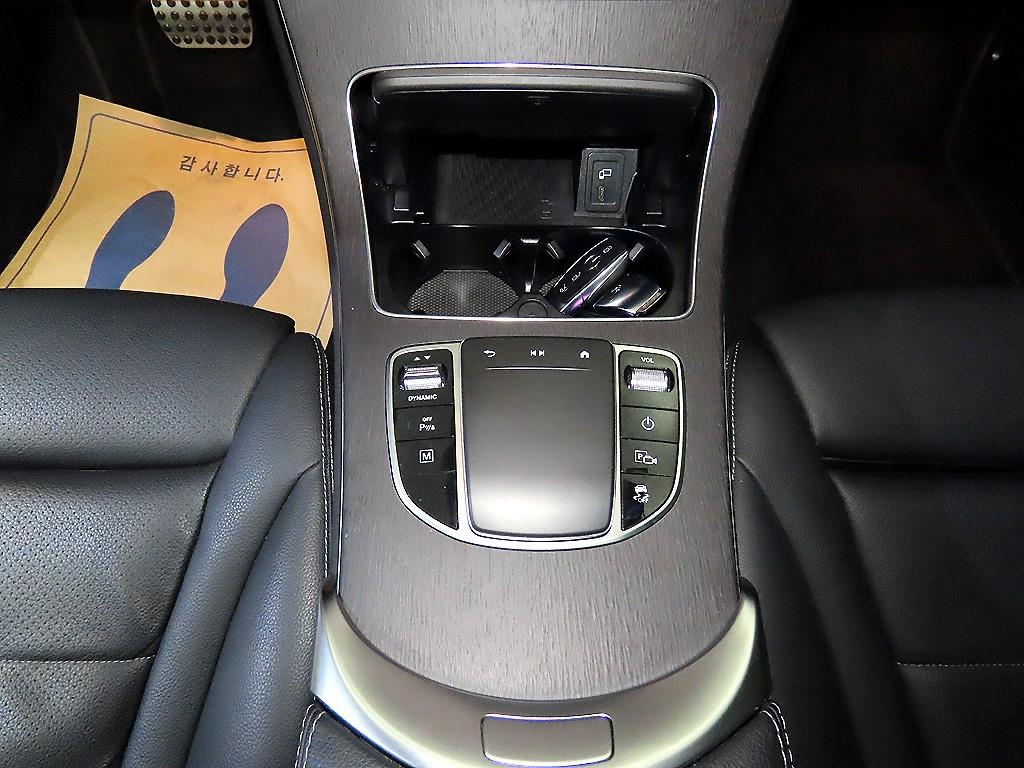 Mercedes Benz GLC Class - Vista 12