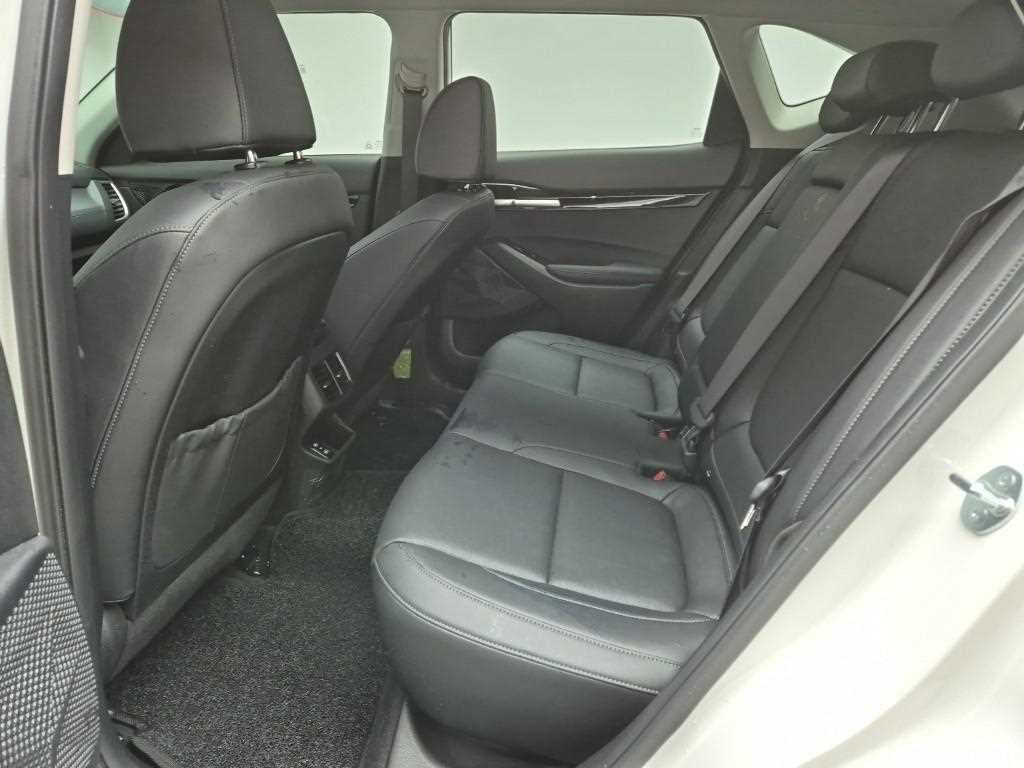 KIA Seltos - Vista 12