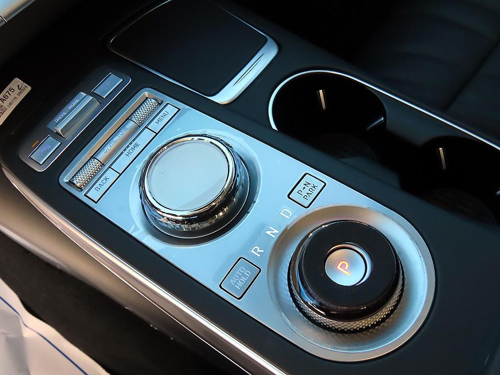 Genesis GV70 - Vista 11