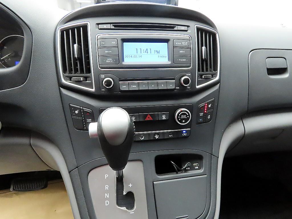 HYUNDAI Starex - Vista 9