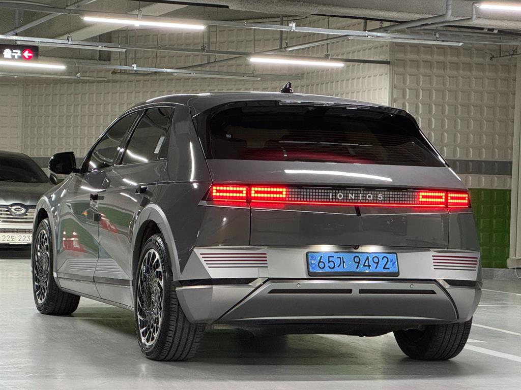 HYUNDAI Ioniq 5 - Vista 4