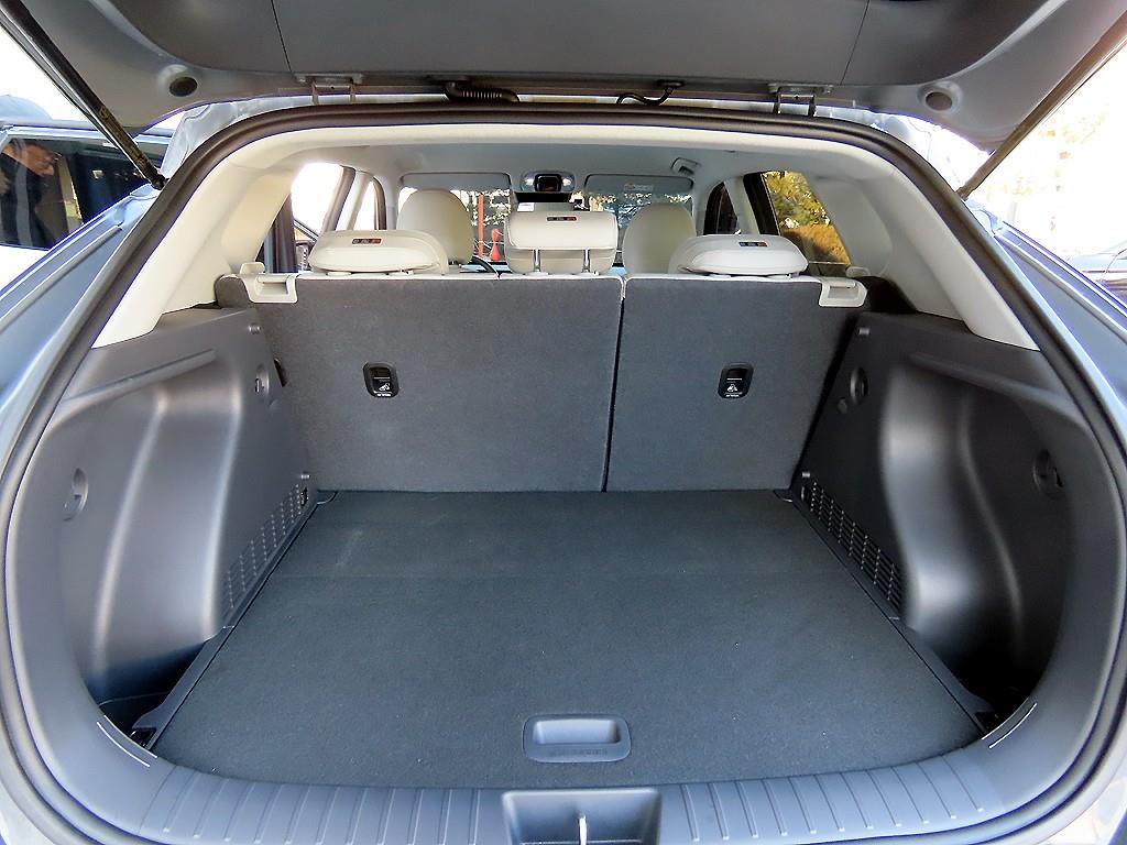 HYUNDAI Kona - Vista 5