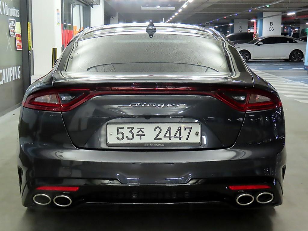 KIA Stinger - Vista 5