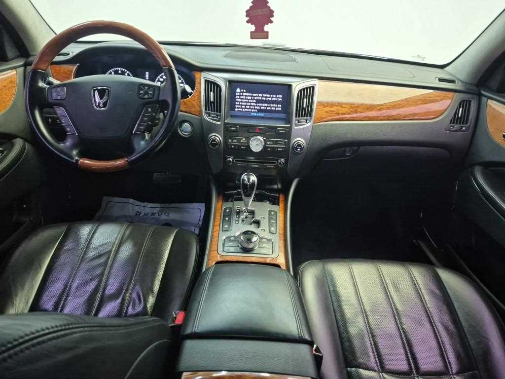 HYUNDAI Equus - Vista 7