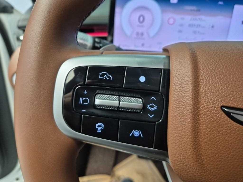 Genesis GV70 2025 Blanco - Importación desde Corea - HF Imports Iquique - Foto 15