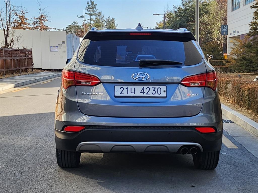 HYUNDAI Santa Fe - Vista 5