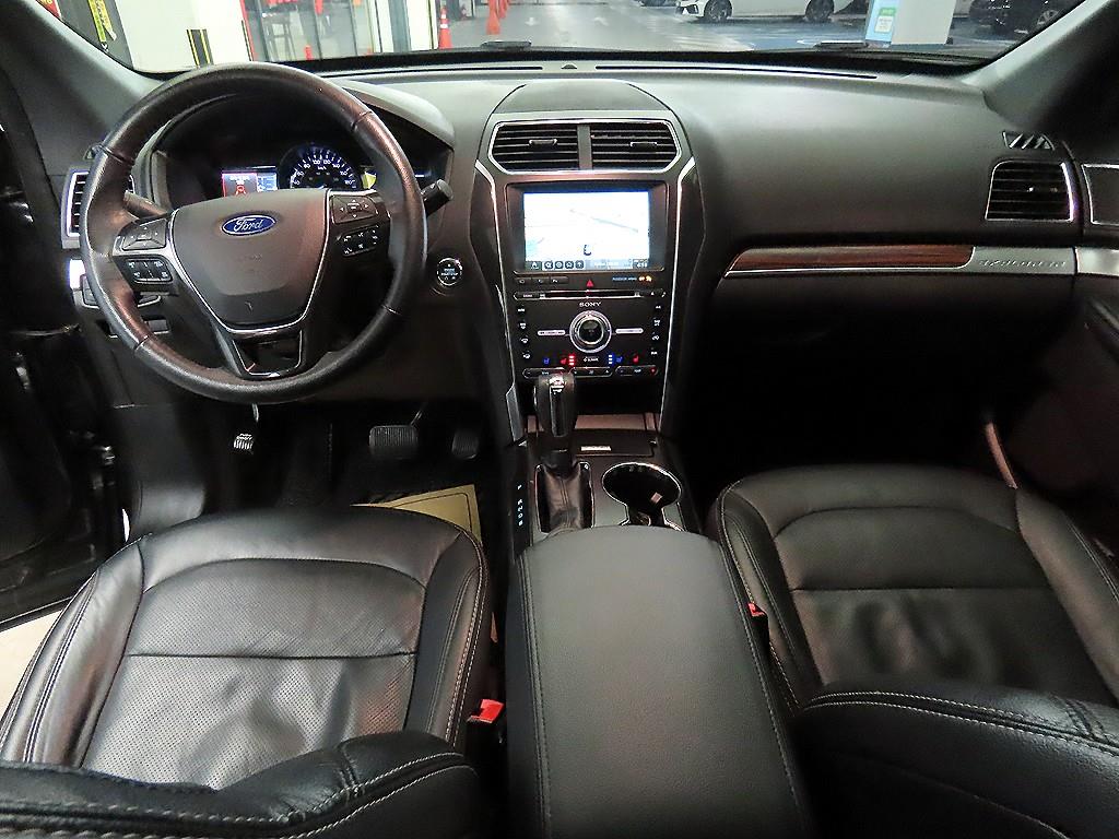 Ford Explorer - Vista 10